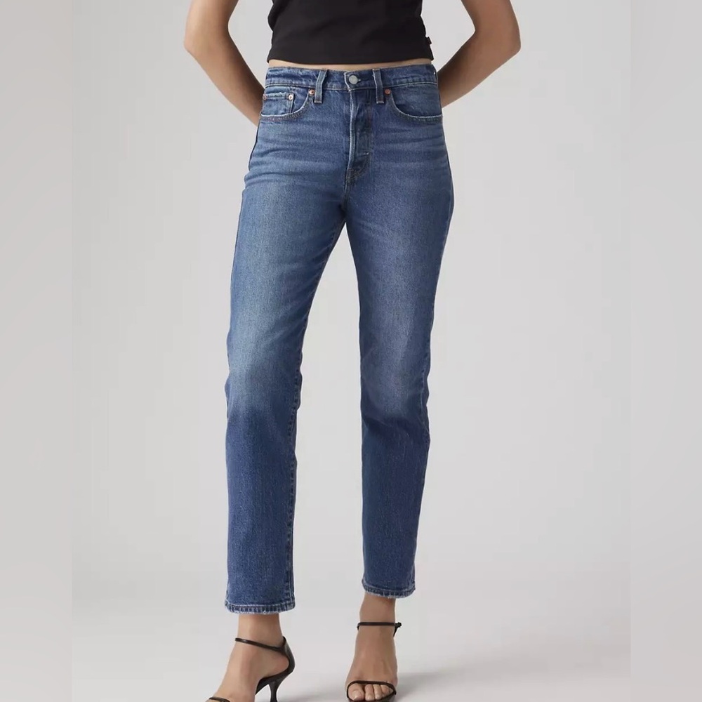 Levi's Women's Straight Leg Blue Jeans